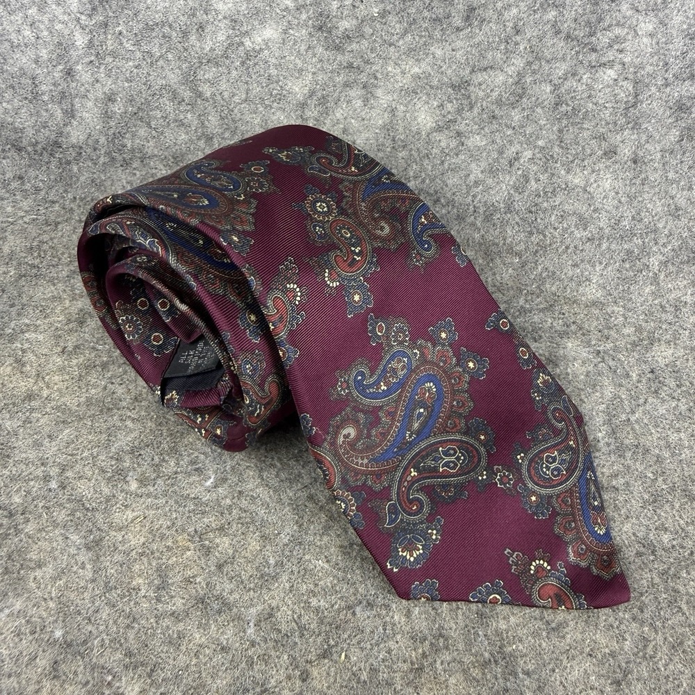 Van Heusen 417 Neck Tie Vintage Burgundy Maroon Paisley Classic 100% Silk 54x3